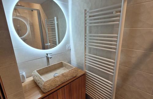 Les Gets Apartamento | Séjour cocooning aux Gets: 3 chambres, balcon, parking, Wi-Fi - FR-1-598-156