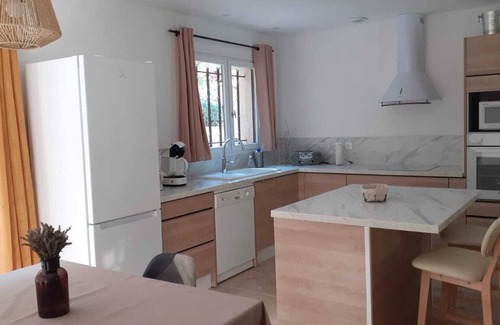 Mondragon Casa | Séjour Provençale au Coeur de la Pinède au Gîte L'oustal