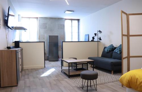Nevers Apartamento | Séjour tout confort en plein coeur de Nevers, studios Galet-Carbone ou Terra Cotta