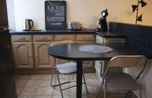 Nevers Apartamento | Séjour tout confort en plein coeur de Nevers, studios Galet-Carbone ou Terra Cotta