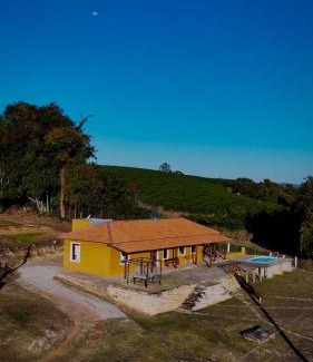 Tres Coracoes Casa | Sítio com piscina, lago e quadra - perto de São Thome das Letras