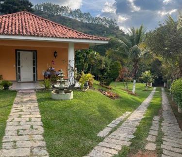 Araras Casa | Sítio Reviver
