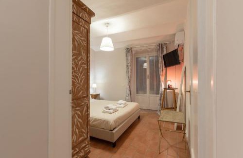 Sant' Ambrogio Apartamento | S.Ambrogio Courtyard in Florence-hosted by Thinah