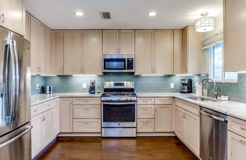 Austin Casa | S. Austin Oasis- HotTub/Pool/Close to Hill Country
