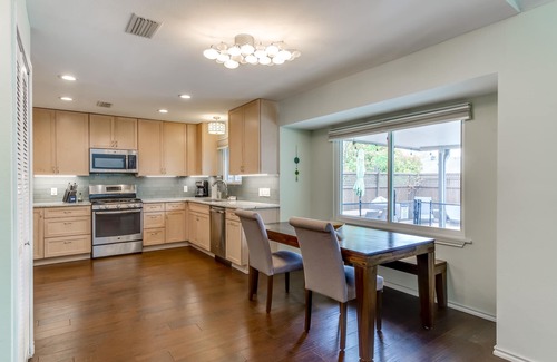 Austin Casa | S. Austin Oasis- HotTub/Pool/Close to Hill Country
