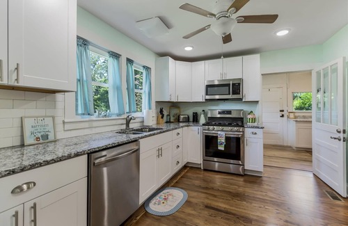 Salem Casa | S. Circle - Beautifully Restored Home