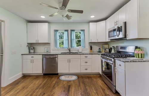 Salem Casa | S. Circle - Beautifully Restored Home