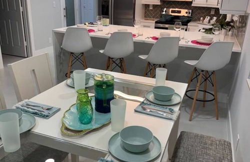 Greenacres Casa | S&H West Palm 3 Bedroom PBI Airport Tropical Chic