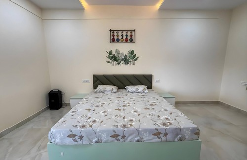 Hyderabad Otro | S K Farm Retreat |3BR Stay in Chilkur By Homeyhuts