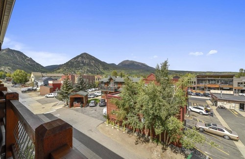 Frisco Condominio | S Off Main #4 2 Bedroom Condo by RedAwning