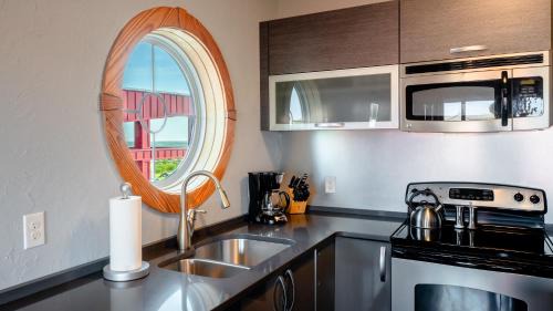 Waves Apartamento | S-Turns - 3-Bedroom, 3-Bathroom Suite at REAL Watersports