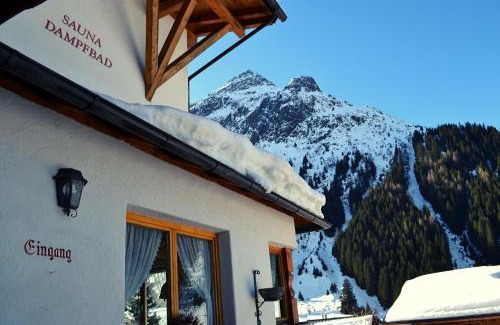 Plangeross Casa | s´Waldhaus