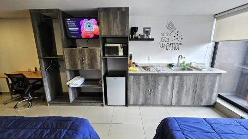 Ciudad López Mateos Apartamento | S07 DOBLE CAMA MATRIMONIAL Premium Suite Frente al TEC CEM con Cocineta WiFi Balcón Parking Terraza