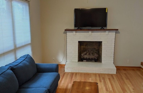 Scottsboro Casa | s1. Beautiful home in historic Scottsboro w/ pool
