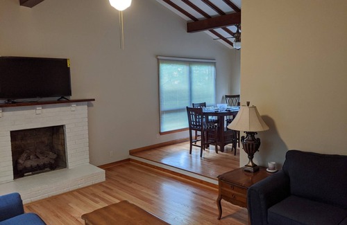 Scottsboro Casa | s1. Beautiful home in historic Scottsboro w/ pool