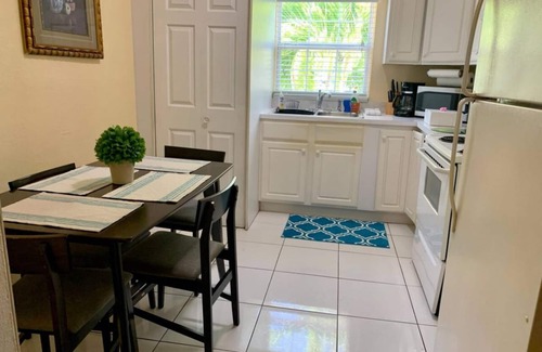 West Bay Apartamento | S2B Blue Pavilion - Beach Transfers Meals Tours Island Retro Chic