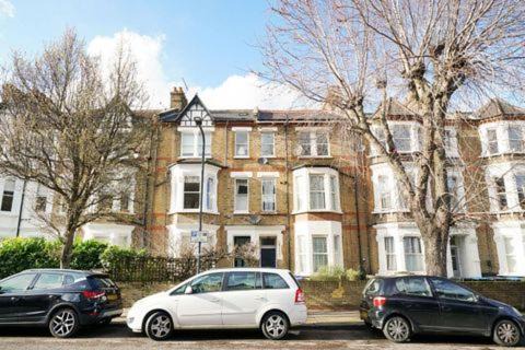 Kilburn Apartamento | S3 Full Studio In Central Kilburn With Kitchen London Zone 2