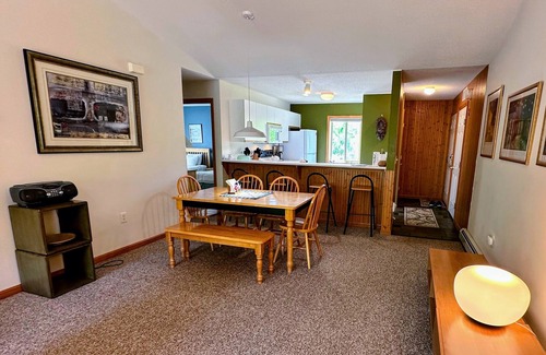 Bretton Woods Apartamento | S48 Upper level end unit condo 10 minute walk to Mt Washington Hotel,
