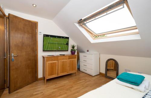 Greenwich Apartamento | S6 Ensuite Loft Studio Space (Sandycroft Guest House)