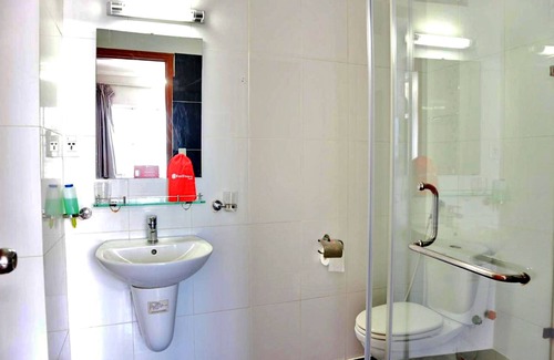 Tan Binh Hotel | S79 Quynh Giang Airport Hotel