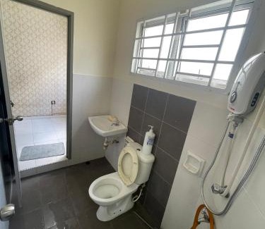 Taman Setia Indah Casa | S911 4 room 15 pax