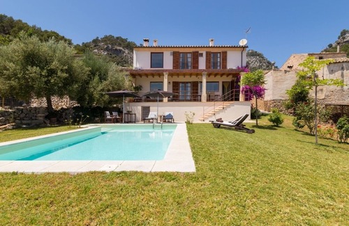 Selva Cabaña | Sa Coma de Caimari - Espectacular villa con piscina y jardín en Caimari