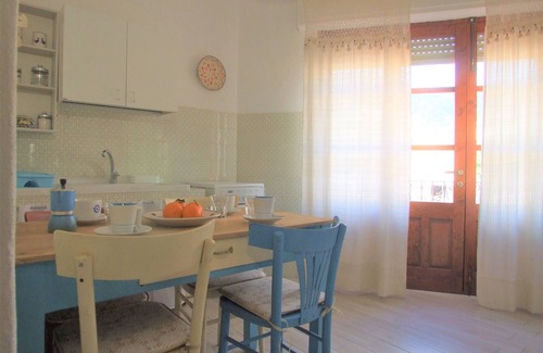 Teulada Apartamento | Sa Domu Rosada - Casa tradicional sarda con gran terraza panorámica.