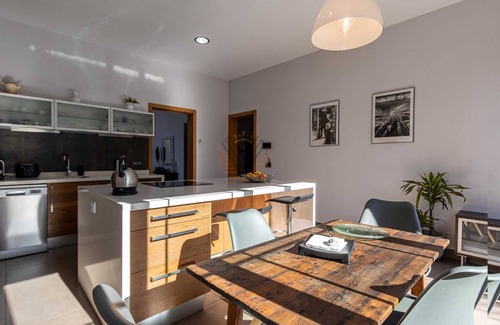 Sa Torre Villa | Sa Torre Voramar, Fantástica Villa con piscina en primera línea de Mar