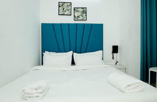 Baner Cama Y Desayuno | Saara Residency