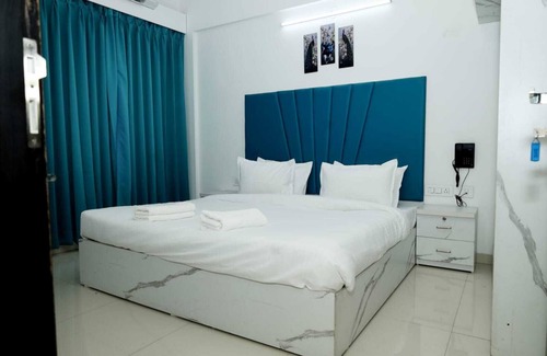 Baner Hotel | Saara Residency Prathamesh Park, Lane No. 2B, Plot No. 19/20, Baner, Pune-411045