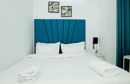 Baner Hotel | Saara Residency Prathamesh Park, Lane No. 2B, Plot No. 19/20, Baner, Pune-411045