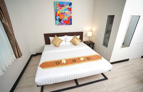 Sanambin Hotel | Sabai DoubleBed + Masaje 30 Mins 1 pax + Desayuno