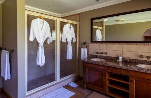 Madibeng Cabina | Sable Ranch Thaba Khaya Lodge