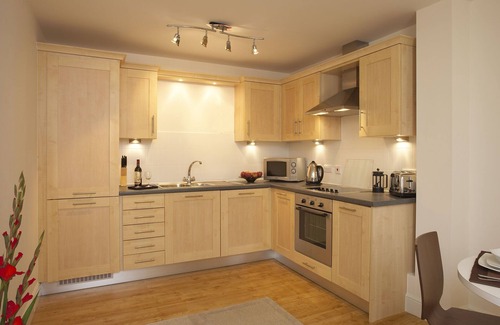 Rushmoor District Hotel | SACO Farnborough - Reading Road