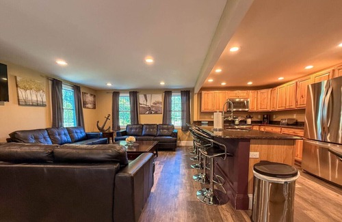 North Conway Casa | Saco River House | 10 Private Acres on The River