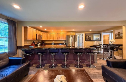 North Conway Casa | Saco River House | 10 Private Acres on The River