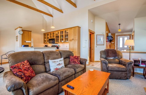 Rangeley Condominio | Saddleback - Rock Pond Condo 83 - ski in , ski out location