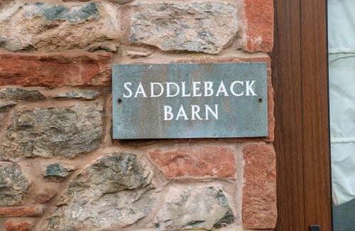 Newton Reigny Casa | Saddleback Barn