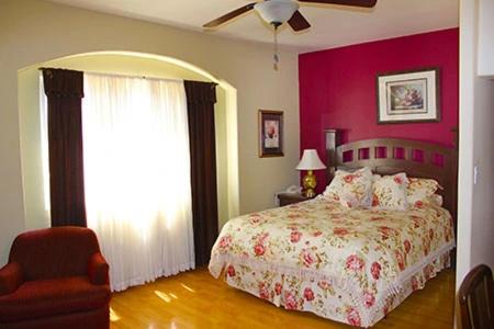 Madero Sur Cama Y Desayuno | Sadie's Bed and Breakfast/Hotel