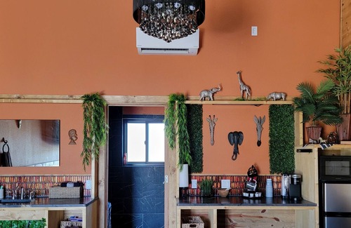Wise County Cabina | Safari Cabana at Tipsy Toad Retreat