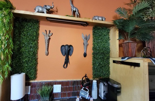 Wise County Cabina | Safari Cabana at Tipsy Toad Retreat