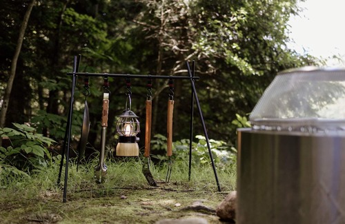 North Woodstock Alquiler De RV | Safari Tent Site 7 | 1 Queen Bed & 1 Twin Bed | Pond View