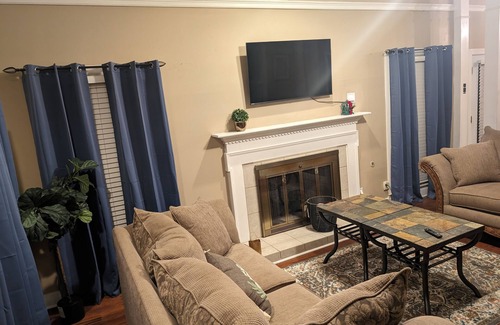 Gunter Afs Casa | Safe and Comfortable Montgomery Home! w/Huge Master Bedroom!!