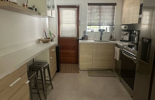 Coral Terrace Villa | safe and convenient villa w/ great energy&vibes near airport w/ workspace & WiFi