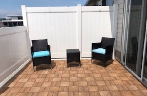 Schenectady Apartamento | Safe and Secure Downtown location! Close to Proctors and Jay Street Market!