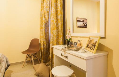 Kinosargous Casa | Safe, Central, Smart Double Rooms in apartment, next metro station walk to Acropolis