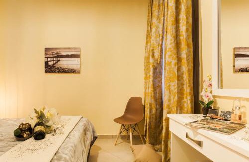 Kinosargous Casa | Safe, Central, Smart Double Rooms in apartment, next metro station walk to Acropolis