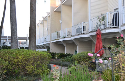 Metairie Condominio | SAFE & CENTRALLY LOCATED 3Bed/1.5Ba 9 mins to Hospitals/French Quarter/Superdome