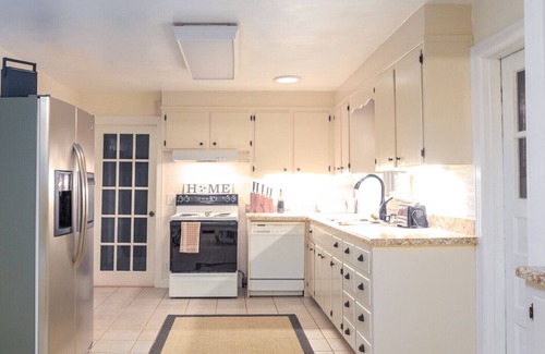 Goodlettsville Casa | ¡Buena ubicación! Hermoso barrio ~ A Little Bit City, A Little Bit Country