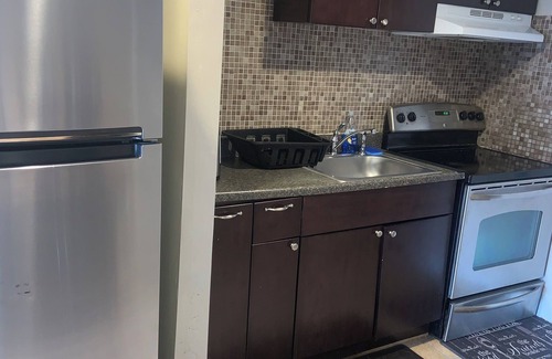 Northeast Philadelphia Apartamento | Safe Cozy Apt No Steps w/Washer& Dryer and private parking space in NE Phila